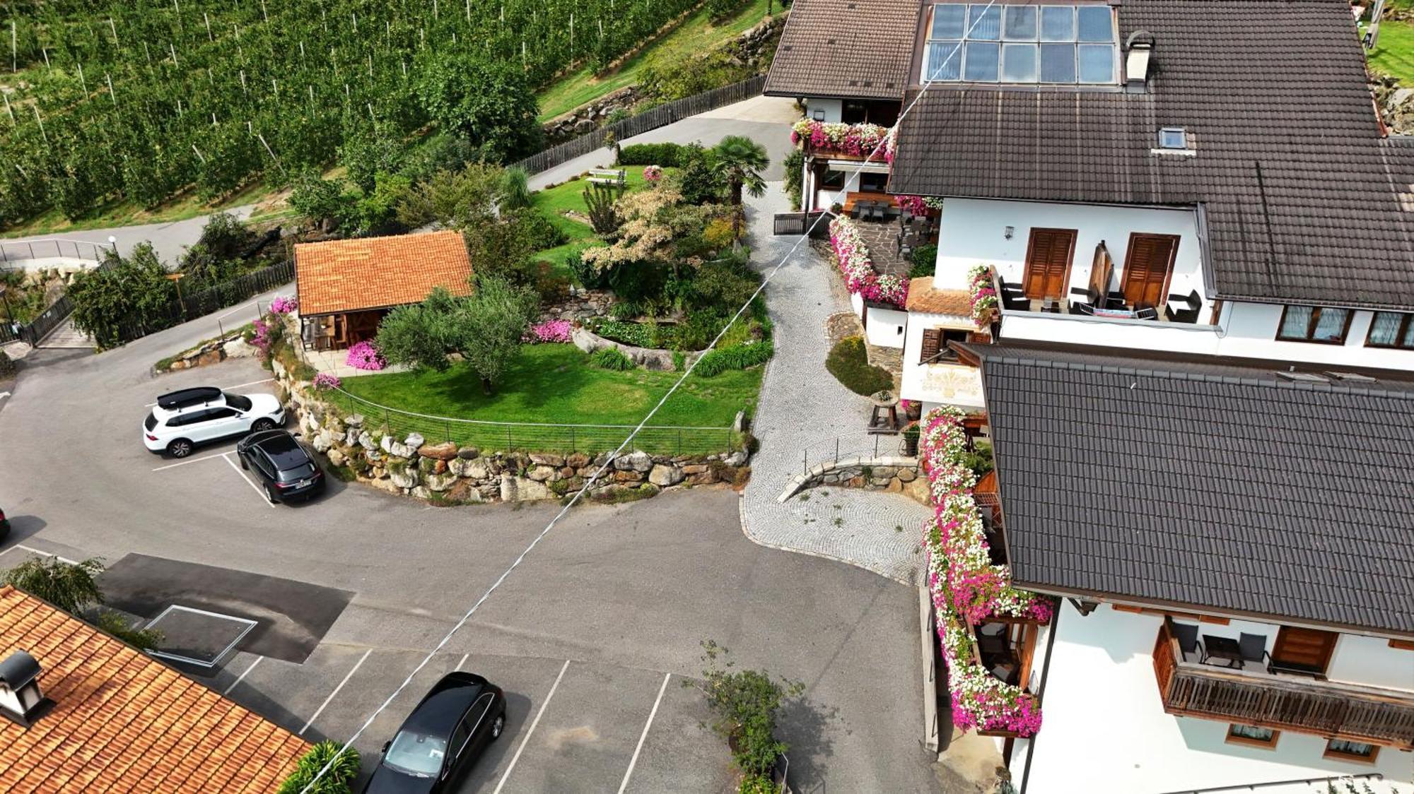 Residence Blumenthalerhof Lagundo Exterior foto